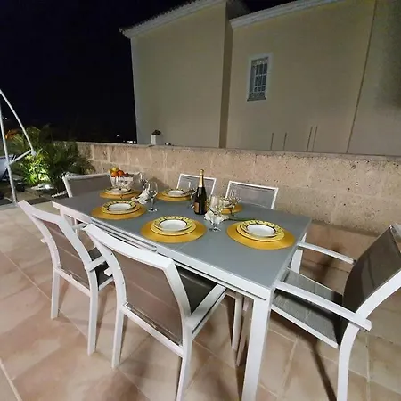 Vanesa Heated Pool Ocean Views Private 아데제