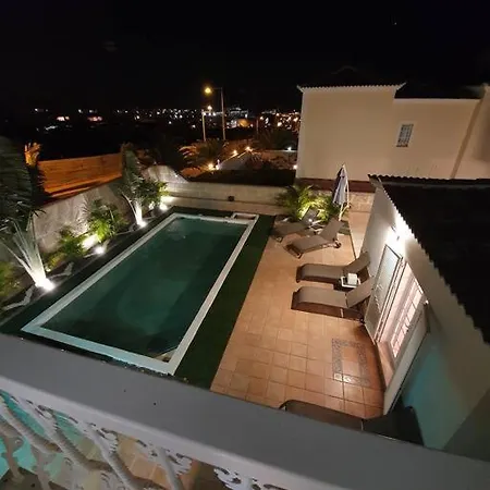 아파트 Vanesa Heated Pool Ocean Views Private 아데제